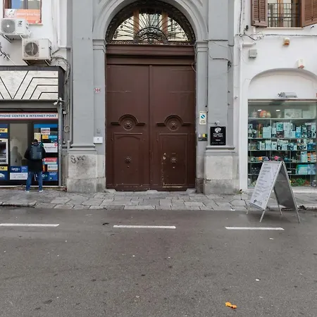 Palazzo Cavarretta - Pinella's And Guest house 3*