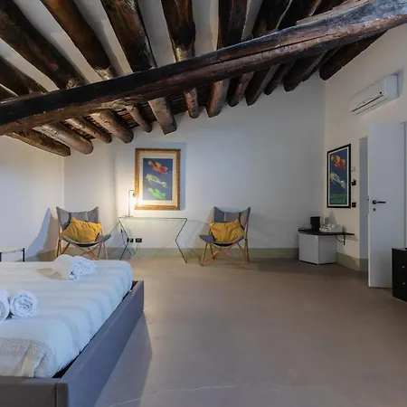 Guest house Palazzo Cavarretta - Pinella's And 3*