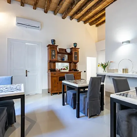 Guest house Palazzo Cavarretta - Pinella's And