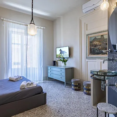 Palazzo Cavarretta - Pinella's And