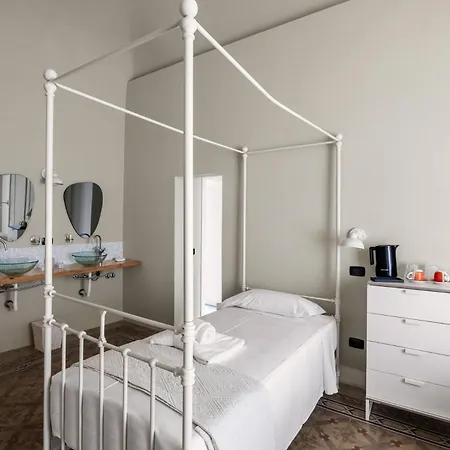 Maison d'hôtes Palazzo Cavarretta - Le Stanze Di Pinella 3*